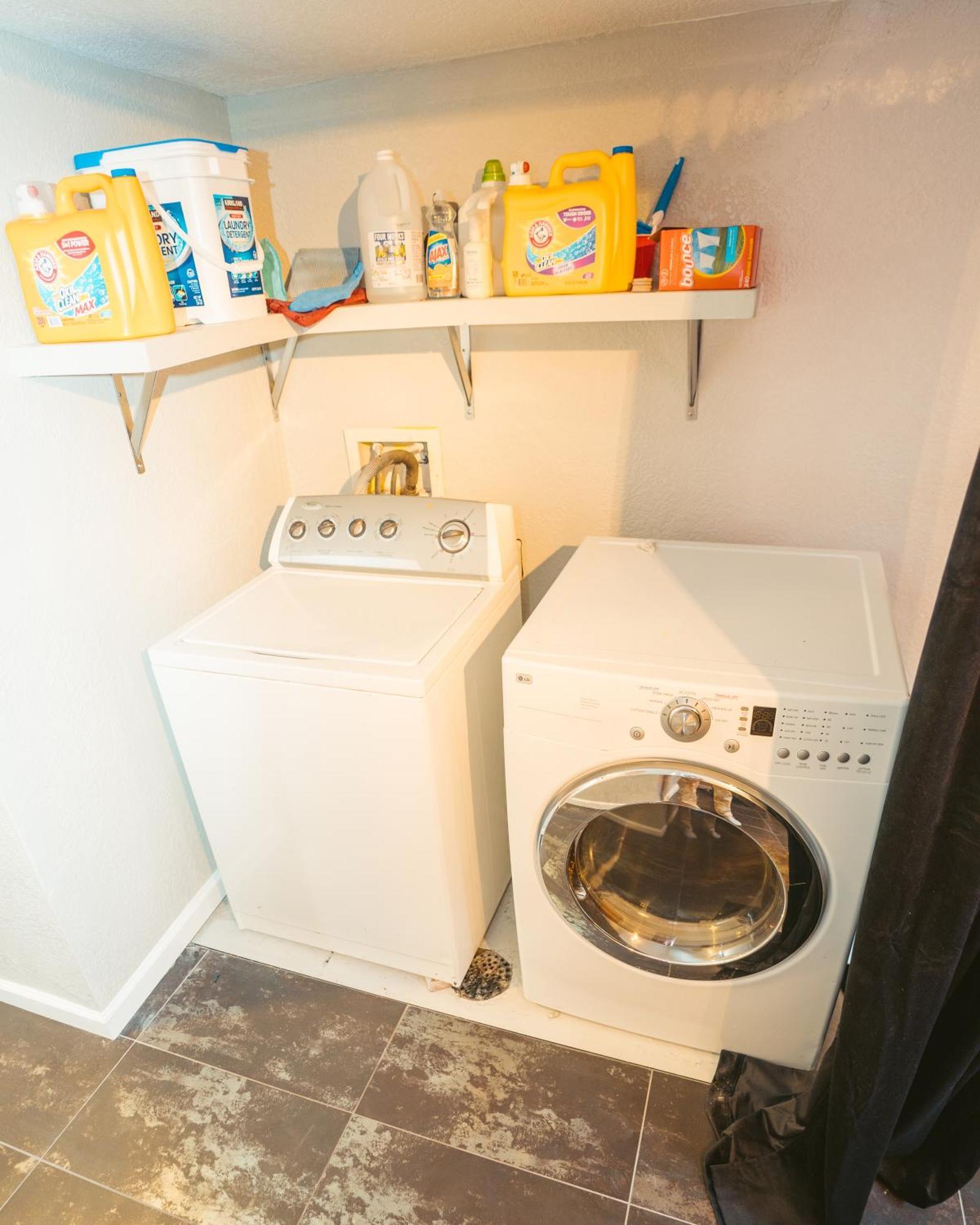 Windsor Retreat Private Basement Suite デンバー エクステリア 写真